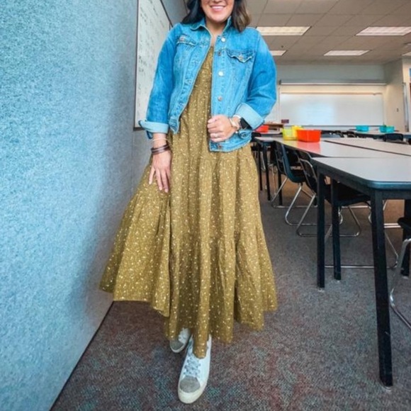 Madewell Ruffle-Sleeve Tiered Midi Dress - Picture 5 of 10